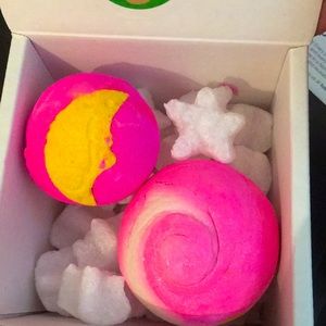 Lush bath bombs (2)